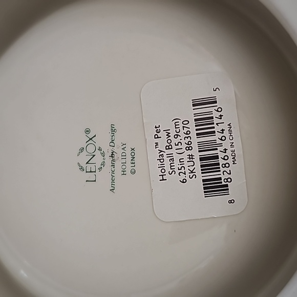 SOLD🌻Lenox Holiday Small Santa Paws Ivory and Berries Pet Bowl - Picture 3 of 4